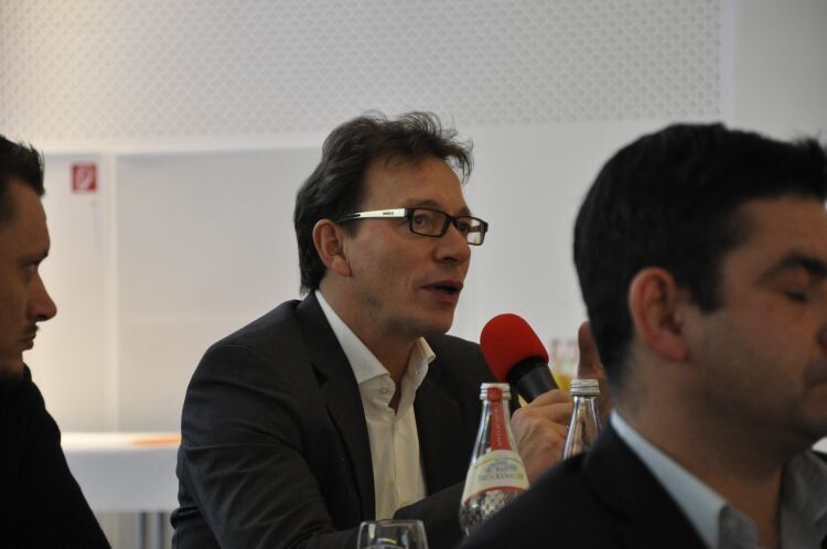 Ralf Brandenburg (Hans Brandenburg GmbH) erzählte von seinen Erfahrungen mit negativen Kommentaren über sein Autohaus auf Bewertungsportalen. (Foto: Richter)