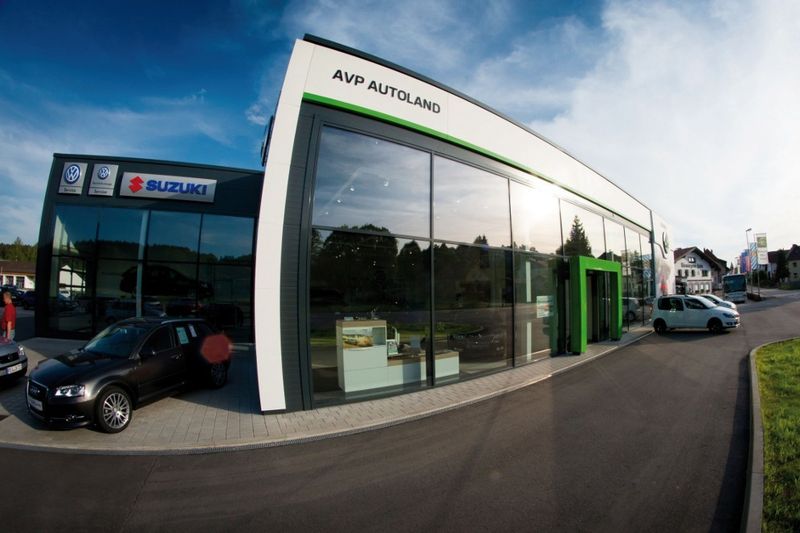 Das neue Skoda-Autohaus im Skoda-CI in Zwiesel. Inbetriebnahme war Ende 2013. (AVP)