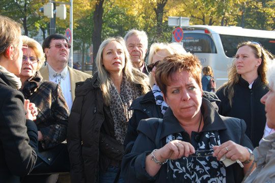 Beim Stadtrundgang erfuhren die Teilnehmerinnen viele Details über die Kaiserstadt. (Archiv: Vogel Business Media)