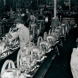 Daihatsu-Firmengründer Hatsudōki Seizō baute anfangs stationäre Gasmotoren, später ebensolche mit Diesel als Kraftstoff. Das erste Produkt seines Unternehmens war ein 6-PS-Motor, der im Dezember 1907 fertiggestellt wurde.(Bild:  Daihatsu)