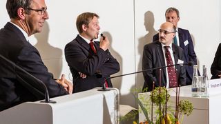 Prof. Alexander Sauer (2.v.l.) auf dem EEP Effizienzgipfel 2016 in Stuttgart (Universität Stuttgart)