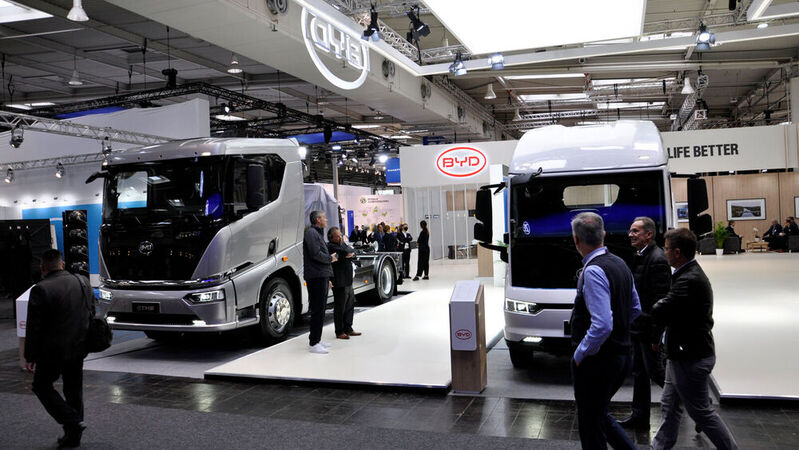 BYD ist in Europa bislang vor allem im Geschäft mit Omnibussen aktiv. Der chinesische E-Fahrzeug-Spezialist will künftig aber auch zwei Lkw verkaufen. 