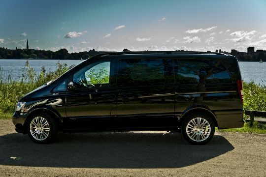 Mercedes-Benz möchte mit dem Viano die Messlatte für Fahrkomfort und Fahrsicherheit in seiner Klasse auf ein neues Niveau legen. (Archiv: Vogel Business Media)