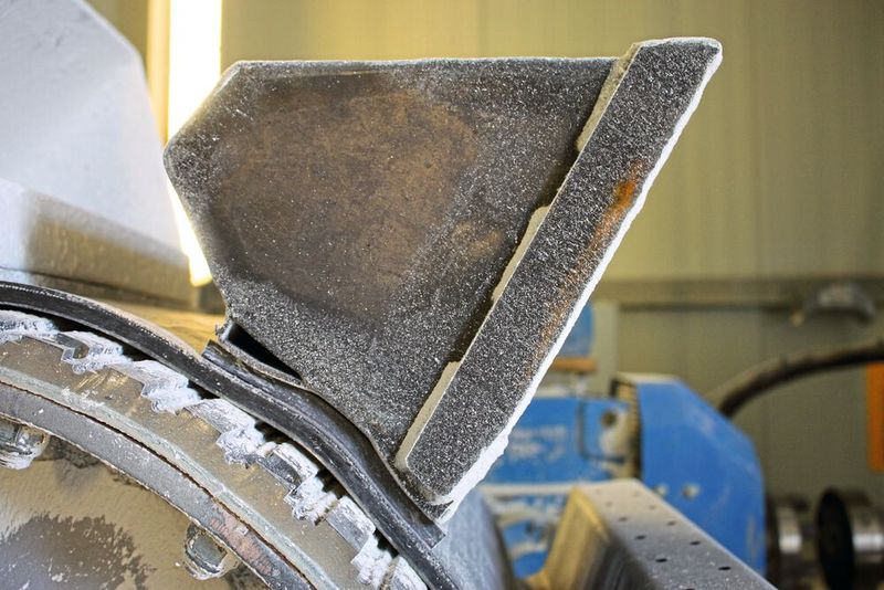 Zwischen Gurt und Becher kann kein Material eindringen. (Bild: Beumer)