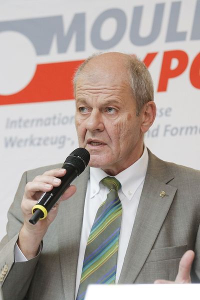 Moulding Expo 2015: Ulrich Kromer, Geschäftsführer Messe Stuttgart, spricht beim Presstalk. (Bild: www.miketraffic.com)