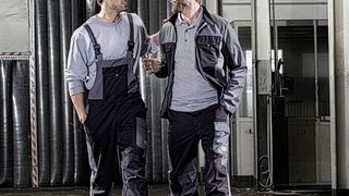 Die Compact Line von CWS ist unter anderem mit einer Zollstocktasche mit schnittfester Cordura-Verstärkung ausgestattet, die eine praktische Staumöglichkeit für Werkzeuge und Arbeitsutensilien bietet.  (CWS)