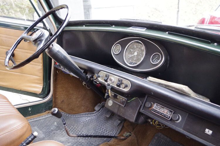 Simpel und praktisch präsentiert sich der Innenraum des Mini vom Jahrgang 1971 ... (Foto: sp-x)