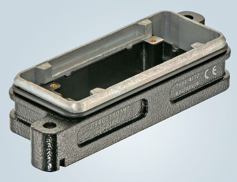 Bei dem Han HPR 16 B Anbaugehäuse von Harting lassen sich Einsätze von hinten einrasten. (Harting)