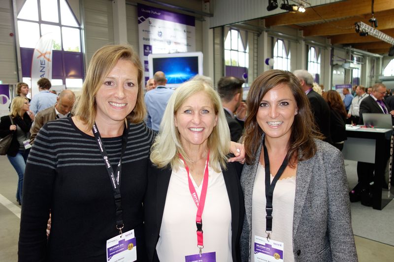 Frauenpower (v. l.) Simone Wallner, Intel, Gaby Zellner, Microsemi und Veronika Schmidt, Ingram Micro. (Bild: IT-BUSINESS)