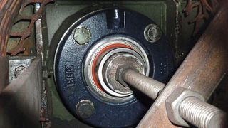 Im Stahlwerk kam es bis zu dreimal pro Jahr zu Lagerausfällen an einer Zellenradschleuse für die Dosierung von Kohle bei der Erzaufbereitung. (Bild: NSK)