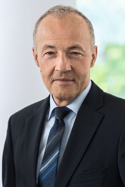 Bernd Zapf, Entwicklungsleiter bei der Gebr. Heller Maschinenfabrik: «Der ungeplante Maschinenstillstand ist unter allen Umständen zu vermeiden.» (Heller)