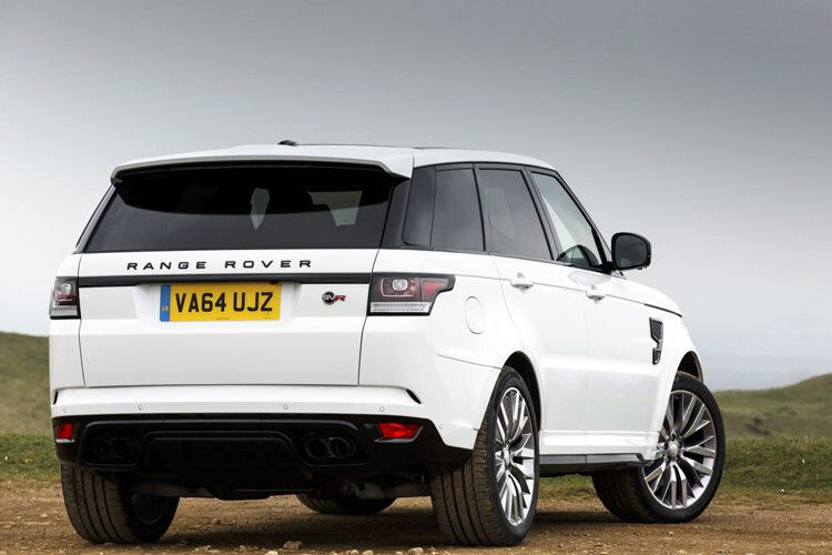 Auch mit seinem Preis von 126.400 Euro sticht der Range Rover Sport VSR aus dem Baureihen-Prospekt deutlich hervor. (Foto Land Rover)