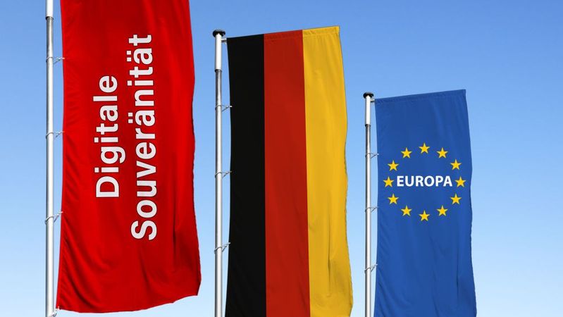 Eine souveräne Datenstrategie schafft Resilienz gegenüber äußeren Einflüssen und sichert den langfristigen Erfolg. (Bild:  © hkama/stock.adobe.com)