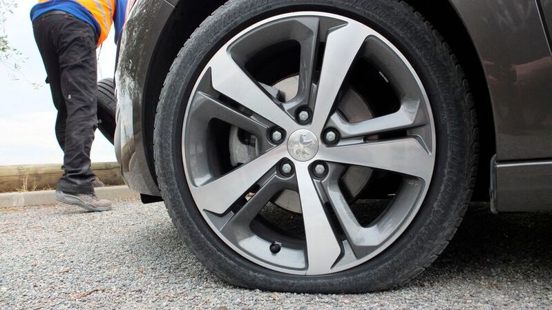 Im Pannenfall kostenlos einen neuen Reifen? Das ist Teil des Mobox-Reifenabos von Bridgestone.