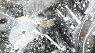 Vibrationsfreies Arbeiten bei hohen Drehzahlen – das sind typische Anforderungen an moderne Werkzeugmaschinen. Auch einzelne Komponenten wie Kupplungen müssen dazu ausgerichtet sein. (Bild: Kadmy - Fotolia)