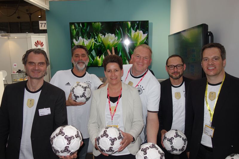 Das Sharp Team ist schon für die EM vorbereitet. (Bild: IT-BUSINESS)