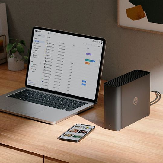 Synologys BeeStation soll die Lücke zwischen dem unkomplizierten BeeDrive und vollständigen NAS-Systemen schließen.(Bild:  Synology)