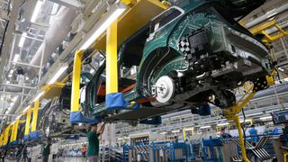 In China gibt es einige Vorzeigeprojekte für den Einsatz von KI in der Fertigung. Eine Produktionslinie von Li Auto zählt zu den einflussreichsten IoT-Innovationen. (Bild: picture alliance / Photoshot)