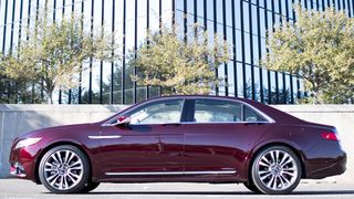 Ford-Tochter Lincoln belebt die Limousine Continental wieder. (Ford)
