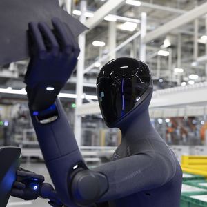 The BMW Group's goal is to protect its employees and deploy them effectively, while at the same time continuing to improve the workplace.(Source:  BMW Group)