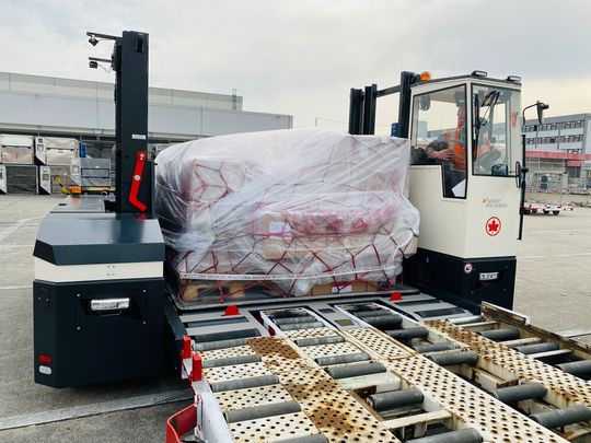Air Canada setzt seit Kurzem auf den X-Way Mover der deutschen Hersteller Dimos und Hubtex. Air Canada setzt seit Kurzem auf den X-Way Mover der deutschen Hersteller Dimos und Hubtex.