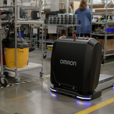 Mit dem OL-450S wird aus Wagenverkehr ein schlanker, zuverlässiger Materialfluss. (Bild: Omron)