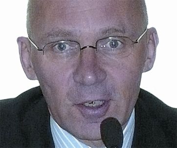 „Die Hybridica 2008 unterscheidet sich von ähnlichen Veranstaltungen dadurch, dass sie keine Kongressmesse ist und durch ihre hohe internationale Bedeutung“, sagt Klaus Dittrich, Geschäftsführer der Messe München GmbH und für die Hybridica verantwortlich. Bild: Kuhn (Archiv: Vogel Business Media)