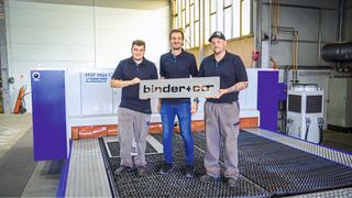 „Von der Planungsphase bis hin zur Aufstellung waren wir mit Microstep sehr zufrieden. Auch die Techniker und der Support sind stets bemüht und sehr kompetent“, so Armin Fuchs (Mitte) von der österreichischen Binder+Co AG über den neuen Großformatlaser der Baureihe MSF Max C. (Bild: Microstep)