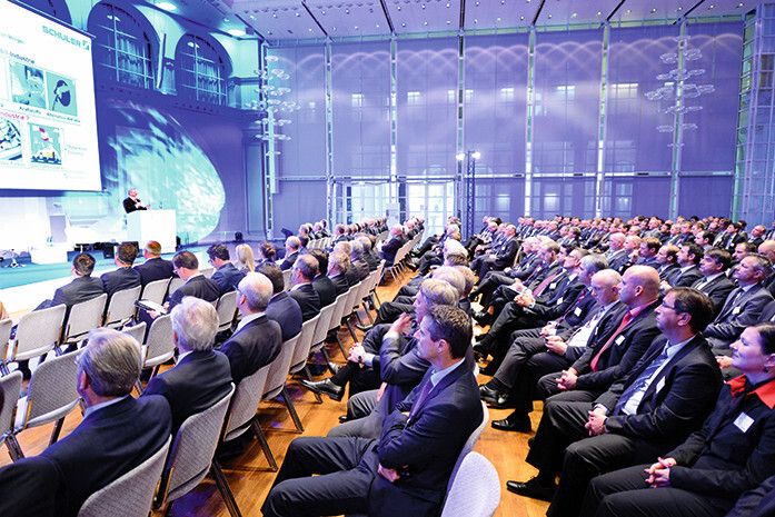 Rund 300 Manager und Experten aus der Umformszene diskutierten im Haus der Wirtschaft über Zukunftstrends in der Umformtechnik. (Bild: Schuler)