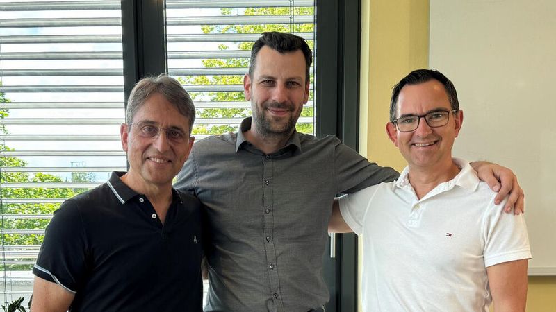 Die Führunsmannschaft der Puls Marktforschung: (v. l.) Dr. Konrad Weßner (aktiver Gesellschafter), Stefan Reiser (neuer Geschäftsführer), Dirk Pfeffer (Partner).(Bild:  Puls Marktforschung)