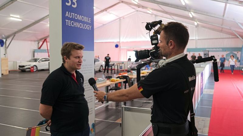 Nach der letzten Aufgabe musste Manuel Schmied gleich ein Interview geben. (Bild: Büttner – VCG)