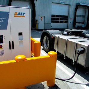 (AMZ Automobilzulieferer Sachsen)