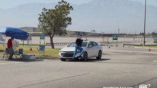 In vielen Fällen konnten die vom Automobilclub AAA gestesten Fußgängerschutz-Systeme einen Crash nicht verhindern. (AAA)