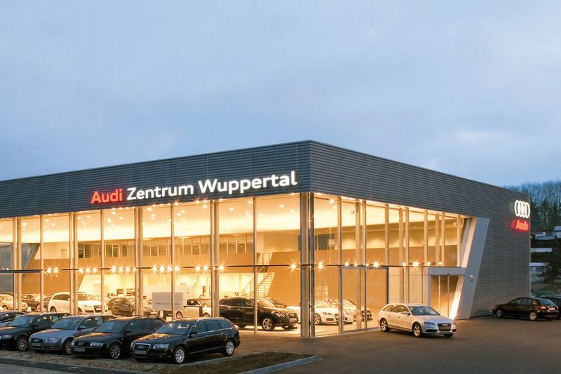 In der neuen Marken-CI des Ingolstädter Herstellers errichtet: das Audi-Zentrum in Wuppertal. (Gottfried Schultz)