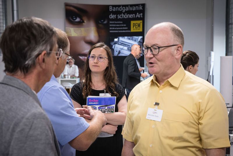 Steckverbinderkongress 2023 Tag 2: Kongress mit Trendthemen von PCF über DC-Steckverbinder, Hybridsteckverbinder, Qualifizierung, Single Pair Ethernet, Hands-on Workshops bis zu 3D-Druck und Konfektionierung. (Bild: Stefan Bausewein)