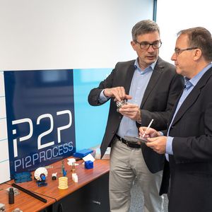 Pietro Pignatiello, CEO Pi2Process AG, und Thomas Burkhardt, Account Manager GIA Informatik AG, im Gespräch über die neue Technologie 3D-Hybrid Additive Manufacturing.