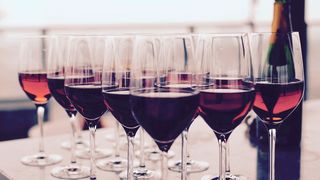 Für ein erfolgreiches Event reicht es nicht, nur guten Wein aufzutischen – es braucht eine durchgängige Strategie in der Live-Kommunikation. (gemeinfrei)