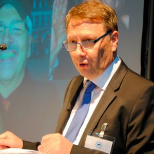 Im gleichen Team: Johann Gesthuysen war einst Pausts Kollege beim Kfz-Gewerbe Nordrhein-Westfalen. (Foto:  Baeuchle)