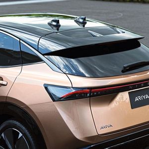 Das schmale LED-Rücklicht erstreckt sich über die komplette Fahrzeugbreite.(Bild:  Hersteller)