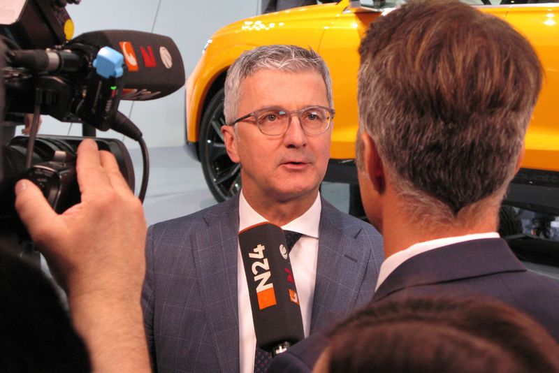 Audi-Chef Stadler war in Genf ein gefragter Interviewpartner. (Seyerlein/»kfz-betrieb«)