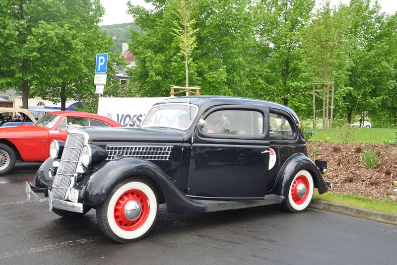 Ein wenig Al-Capone-Gefühl verbreitet der Ford V8-48 aus dem Jahr 1935. (Foto: Grimm/Dominsky)