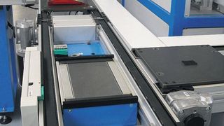 Die Softmove-Technik im Werkstückträgersystem sorgt für Geschwindigkeits-Optimierung und Schonung der zu befördernden Bauteile oder Baugruppen.Bild: Stein Automation (Archiv: Vogel Business Media)