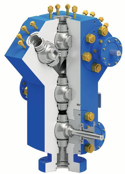 Spezialkugelhähne in integrierter Bauweise bieten eine sichere und platzsparende Alternative zum Einsatz einzelner Armaturen. Durch die Zusammenführung von mehreren Bauteilen oder Funktionen in einem Gehäuse lassen sich nicht nur Maße und Gewicht reduzieren, sondern das Einsparen von Flanschverbindungen sorgt auch für zusätzliche Sicherheit. Hersteller wie Hartmann bieten dabei vielfältige und kundenindividuell anpassbare Kombinationsmöglichkeiten: So beinhaltet beispielsweise ein klassisches Twin Ball Valve zwei Kugelhähne in einem Gehäuse, die wiederum mit je zwei zusätzlichen Barrieren ausgestattet sein können. So kann in der Baulänge einer Standardarmatur die Sicherheit um bis zu Faktor vier erhöht werden. Eine weitere Variante ist ein Kombinationskugelhahn bestehend aus einem 3-Wege-Kugelhahn und zwei Absperrkugelhähnen, die in einem Gehäuse integriert sind. Eine Integralbauweise hat sich auch bei Bohrlochkopf-Komponenten in der Öl- und Gasindustrie sowie der Geothermie als erfolgreich bewährt. Auch diese Solidblöcke sind mit rein metallisch dichtenden Kugelhähnen ausgestattet, die zudem gasdicht sind. Im Vergleich zu Gate Valves bieten sie eine höhere Sicherheit, da sie weniger zum Blockieren neigen, einem geringeren Verschleiß unterliegen und nicht mit Fett gefüllt werden müssen. 
Valve World Expo: Halle 3 / Stand J02 (Hartmann Valves)