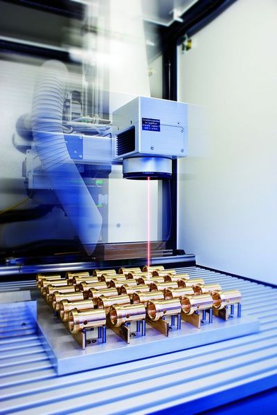 Bild 3: Alle technischen Angaben werden per Laserbeschriftung auf den Ventilen platziert.  (Bild: Goetze)