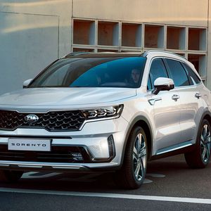Kia hat den neuen Sorento optisch deutlich massiver gestaltet.(Bild:  Kia)