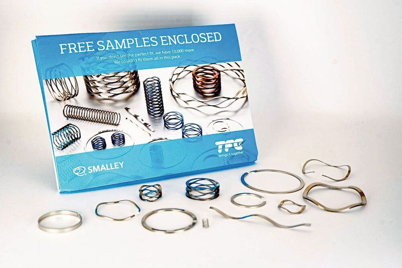 Gratis: Einkäufern und Konstrukteuren stellt TFC ab sofort eine neue Musterbox mit einer beispielhaften Auswahl an Wellenfedern und Sicherungsringen aus Flachdraht zur Verfügung.  (Bild: TFC/Smalley)