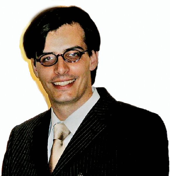 Torsten Knieps: Studium der Wirtschaftsinformatik an der Universität Paderborn. Seit 2005 Mitarbeiter am Fraunhofer-Institut für Angewandte Informationstechnik FIT in Sankt  Augustin mit den Forschungsschwerpunkten  Benutzerschnittstellen und End-User-Development im Forschungsbereich der  Life-Science-Informatik. (Archiv: Vogel Business Media)