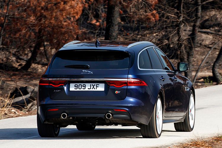 Auch der Stauraum ist gewachsen. 565 Liter sind es hinter der zweiten Sitzreihe und bis zu 1.700 Liter mit umgeklappter Rückbank. (Jaguar )