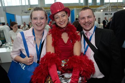 Ohne Messe-Babes läuft hier gar nichts! (Archiv: Vogel Business Media)