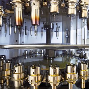 90 Werkzeuge warten im Wechsler auf ihren Einsatz.(Bild:  Starrag/Ralf Baumgarten)